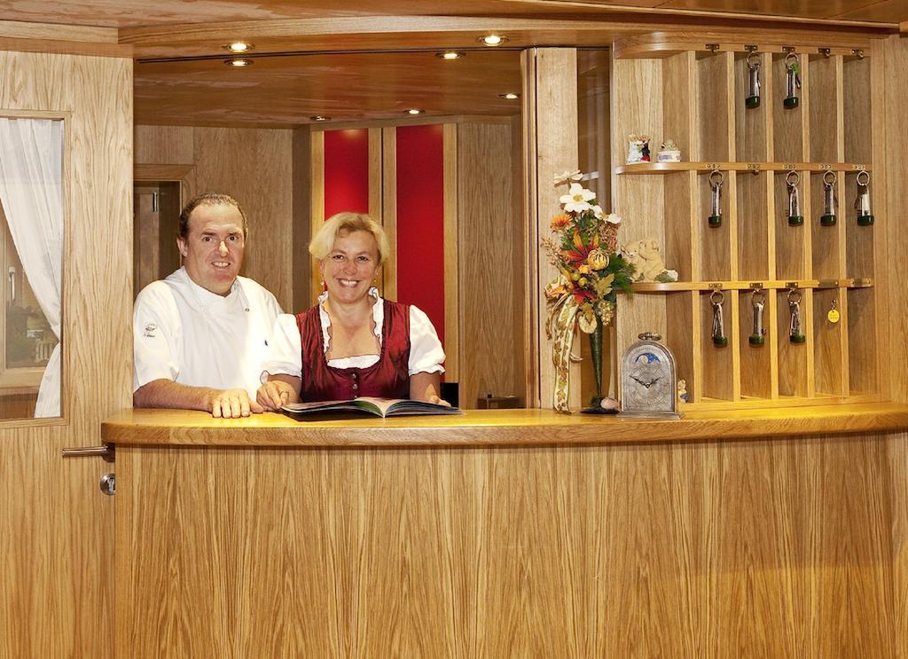Hotel Restaurant Fruehlingsgarten Fussen Exterior foto